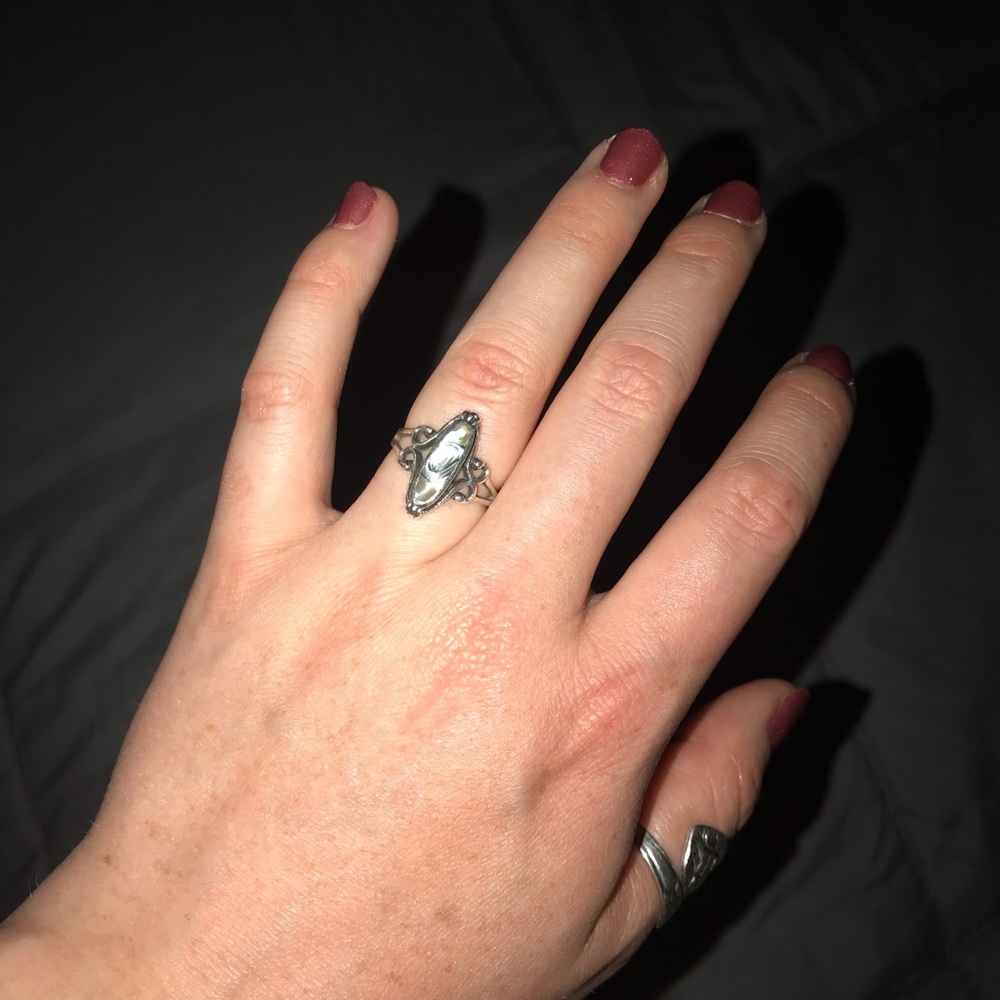 Green Stone Ring 💚 - Picture 5 of 8